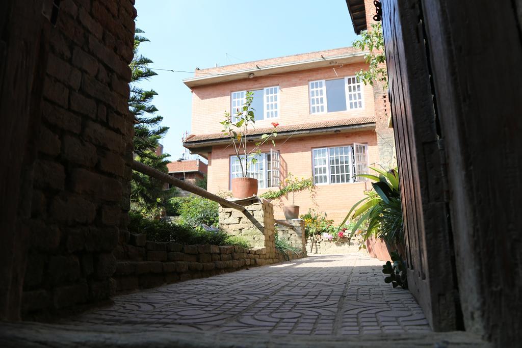Pradhan House - Home Stay With Garden Bhatgoan Exterior foto